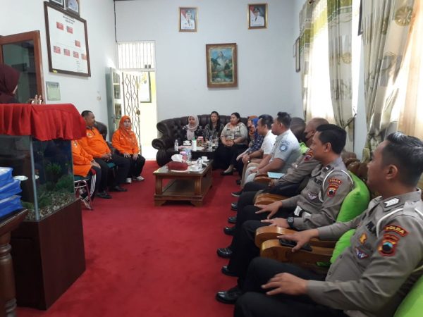 Samsat Goes to School: Sosialisasi Kepatuhan Pembayaraan Pajak Kendaraan Bermotor di SMAN 16 Semarang