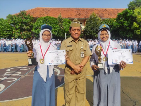 SMKN 5 Semarang Borong 2 Medali Emas dalam Olimpiade Bahasa Inggris Nasional