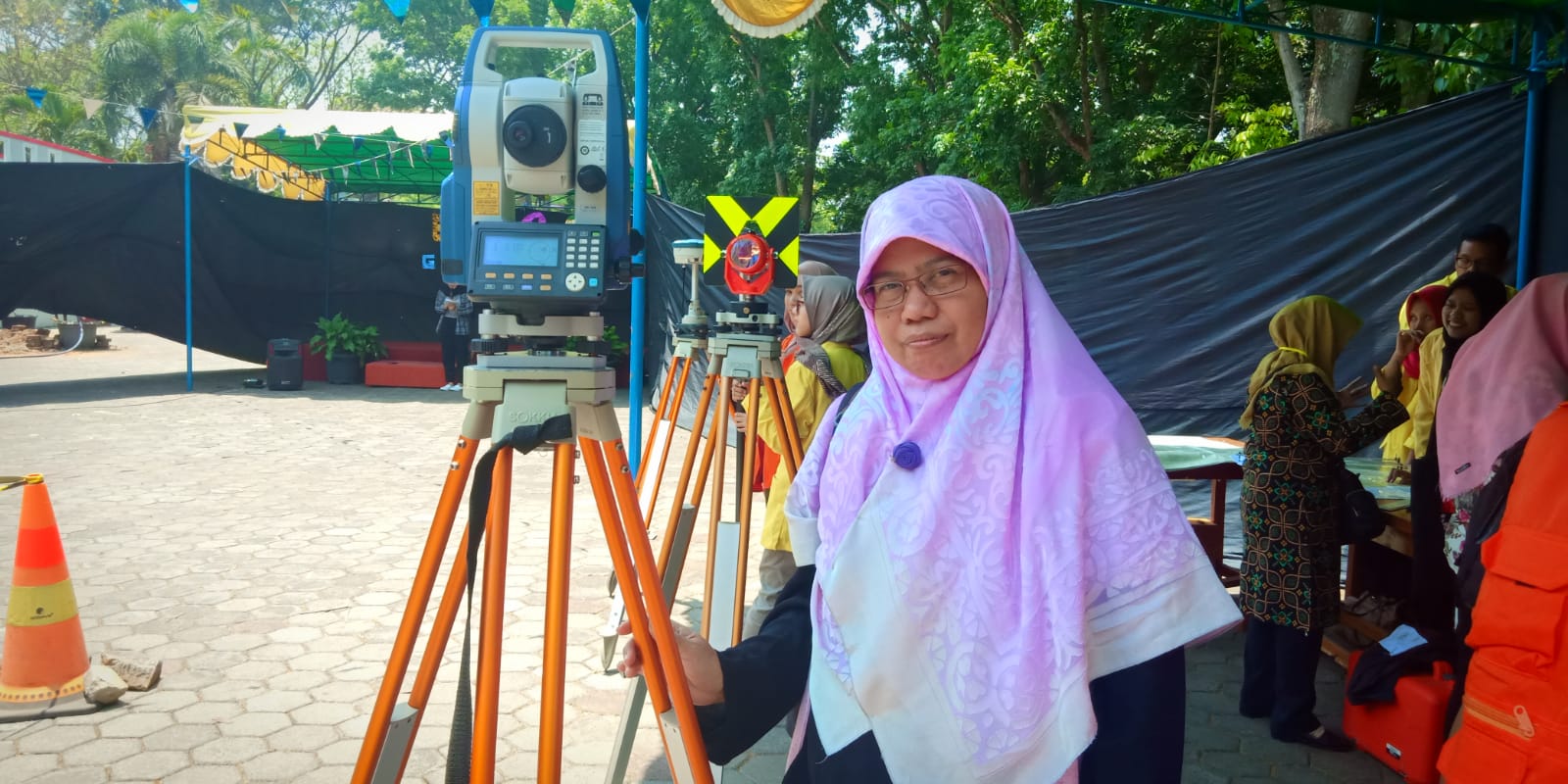 Diskusi Cuaca Ekstrem dalam Pembelajaran Geografi Kelas X di SMA Islam Hidayatullah Diskusi Cuaca Ekstrem dalam Pembelajaran Geografi Kelas X di SMA Islam Hidayatullah