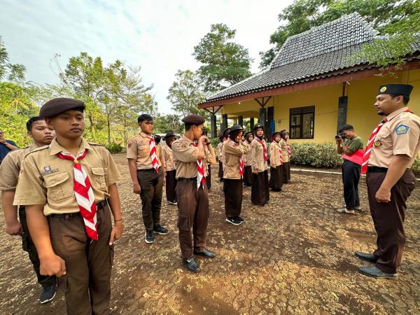 SMAN 16 Semarang Lakukan Pembinaan Karakter melalui Kemah Pelantikan Penegak SMAN 16 Semarang Lakukan Pembinaan Karakter melalui Kemah Pelantikan Penegak