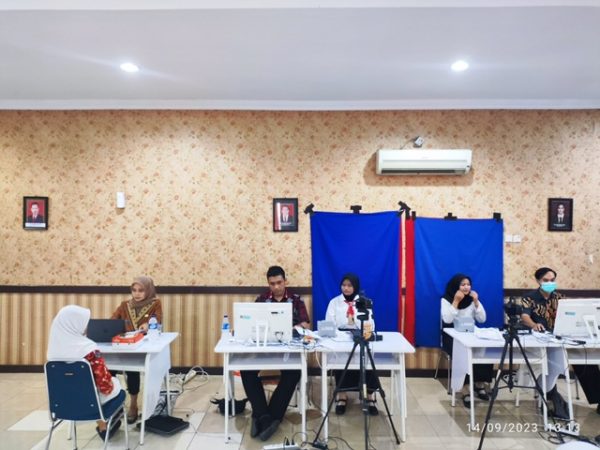 Pembuatan KTP El Secara Kolektif di SMKN 6 : Transformasi Administrasi Kependudukan Pembuatan KTP El Secara Kolektif di SMKN 6 : Transformasi Administrasi Kependudukan