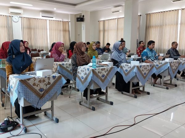 Guru SMAHA Hebat Ikuti Pelatihan Pembelajaran Berbasis IT