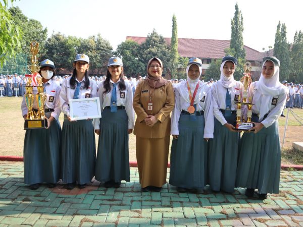 Sederet Prestasi Siswa SMANSE TANGGUH Sederet Prestasi Siswa SMANSE TANGGUH