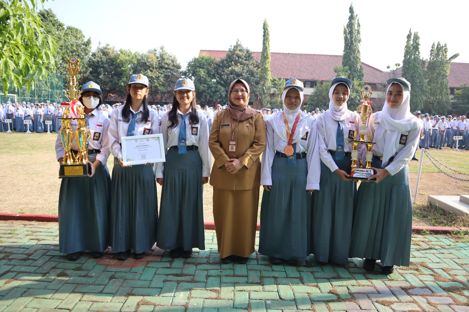 Sederet Prestasi Siswa SMANSE TANGGUH Sederet Prestasi Siswa SMANSE TANGGUH