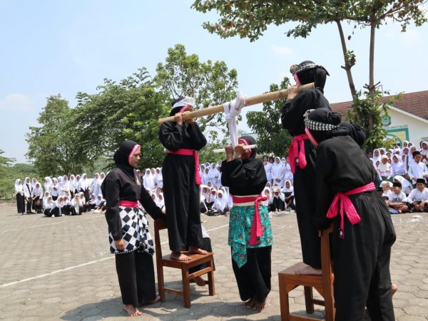 Peringatan Hari Santri Nasional di SMK Kesehatan Darussalam Bergas: Semangat Santri, Semangat Bangsa