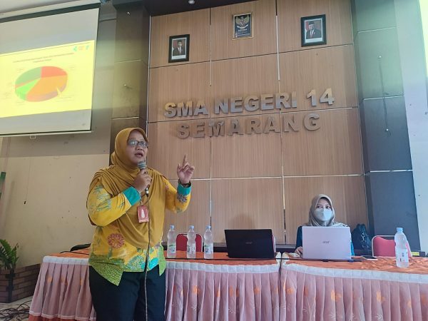 Sosialisasi Kantin Sehat di SMAN 14 Semarang Oleh Puskesmas Bululor