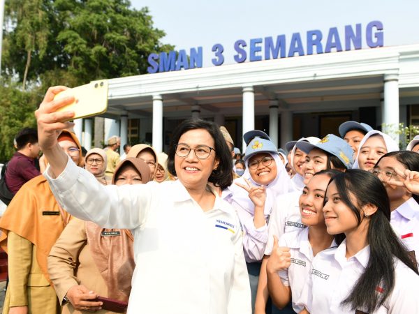 Menkeu Ajak Siswa SMAN 3 Semarang Bersama Jaga Keuangan Negara