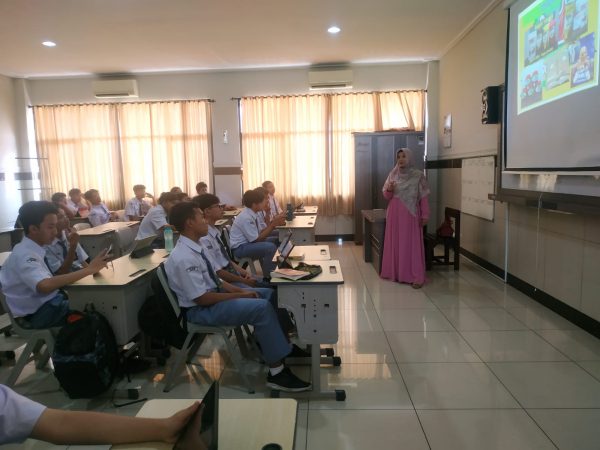 Ajak Siswa Berwirausaha, SMAHA Gandeng Orang Tua Mengajar