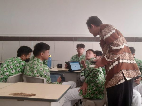 Membuat Penasaran Dalam Pembelajaran Sejarah dengan Pertanyaan Pemantik