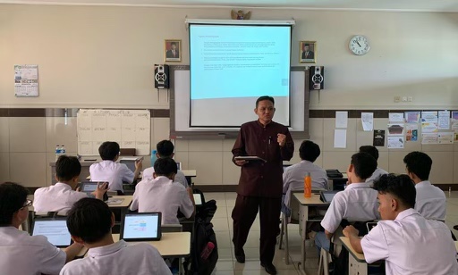 Guru Profesional, Perlu Keluar dari Zona Nyaman