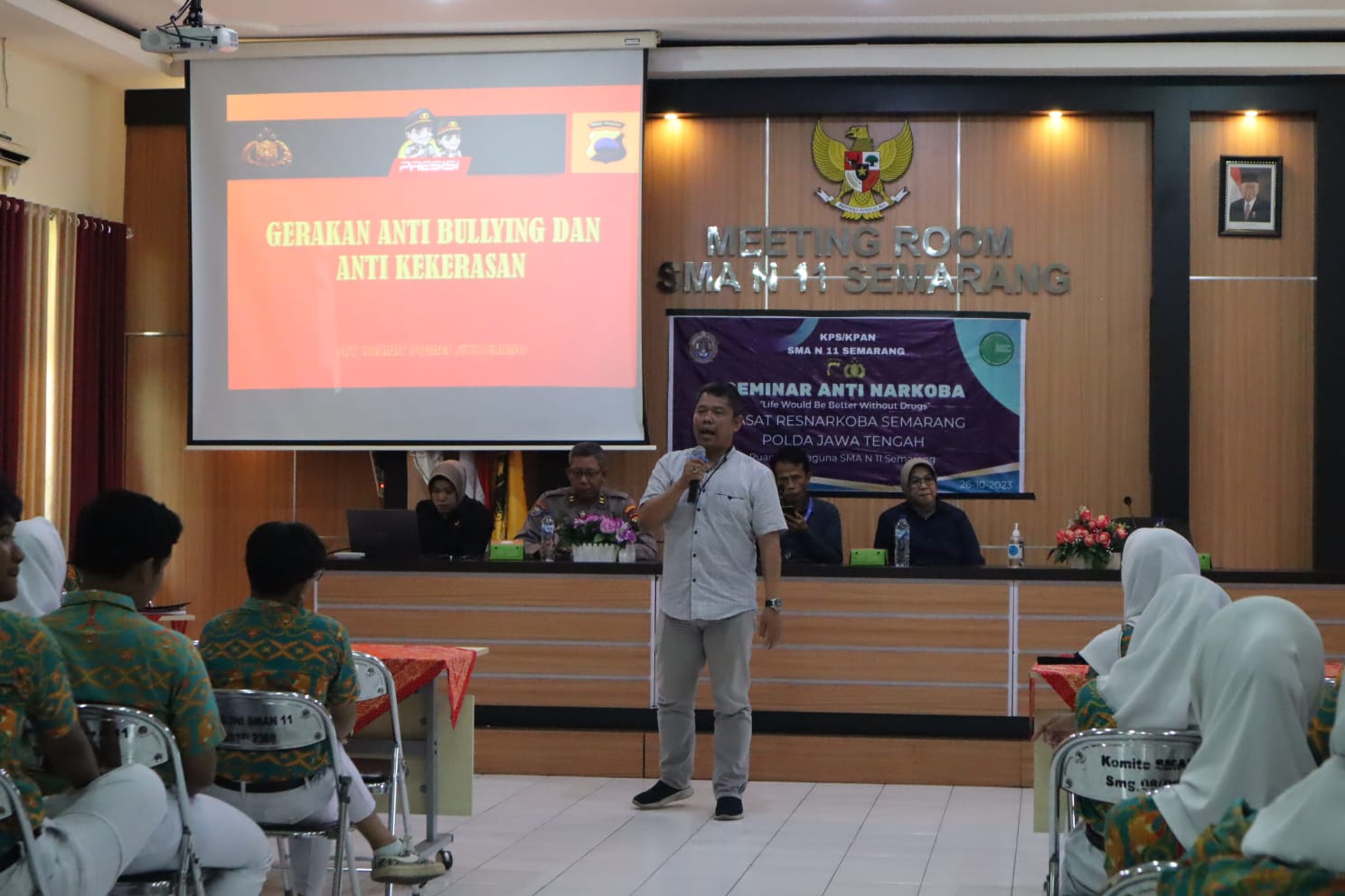 Gandeng Polda Jateng, SMAN 11 Semarang Adakan Seminar Anti Narkoba & Bullying Gandeng Polda Jateng, SMAN 11 Semarang Adakan Seminar Anti Narkoba & Bullying