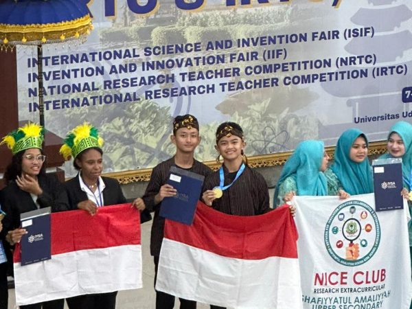 Prestasi Gemilang SMAN 5 Semarang di Lomba ISIF Udayana Bali