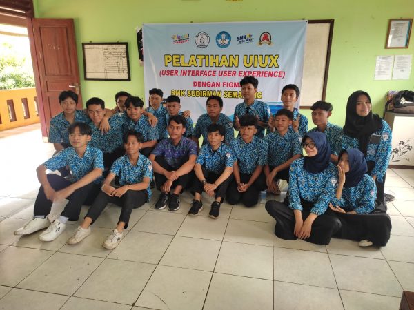 Pelatihan Desain Website UIUX Dengan Figma Menyemarakkan Classmeeting SMK Sudirman Semarang