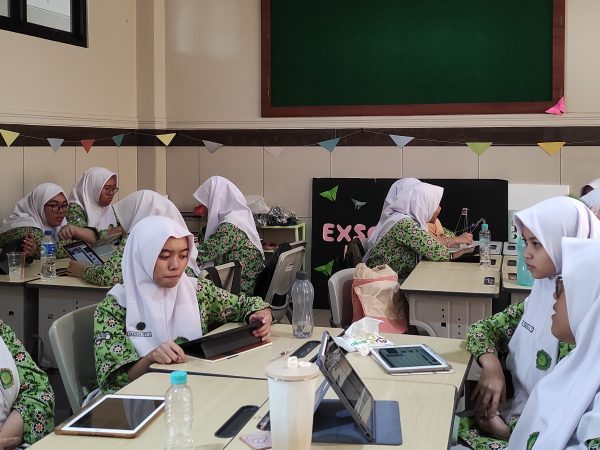 Pendekatan Kontekstual dalam Pembelajaran Ekonomi Digital
