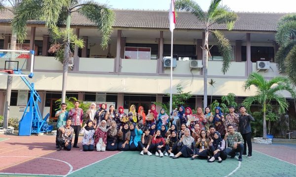 Upacara Peringatan Hari Ibu di SMK Negeri 6 Semarang: Merayakan Peran Ibu dalam Pendidikan dan Masyarakat