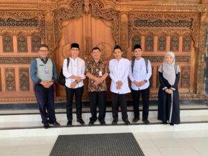 SD Islam Hidayatullah 02 Semarang Belajar Website dari SMKN 10 Semarang