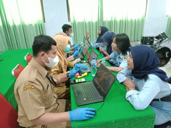 Pemeriksaan Berkala Puskesmas Bulu Lor di SMKN 10 Semarang: Layanan Kesehatan Lanjutan untuk Peserta Didik