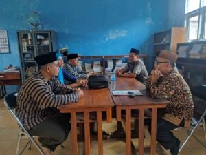 Pengawas Agama Islam Muhammad Faojin, M.Ag., Bagikan Wawasan Berkualitas untuk Peningkatan Pembelajaran GPAI SMKN 10 Semarang