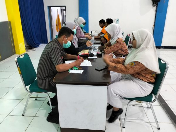 Pemeriksaan Kesehatan Berkala Bagi Siswa di SMKN 01 Semarang