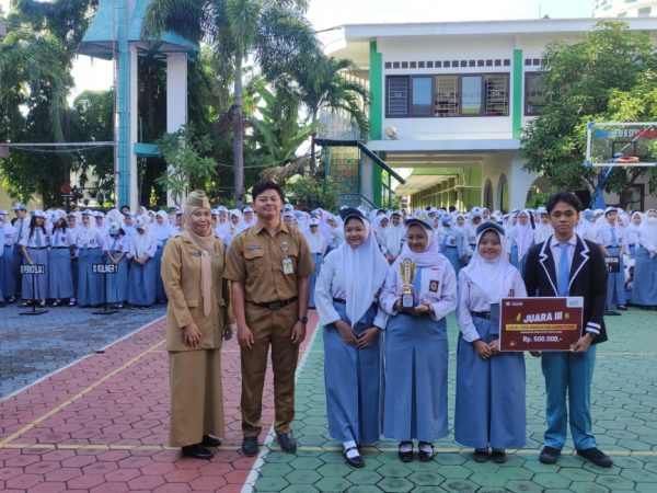 SMK Negeri 6 Semarang Raih Juara 3 dalam Lomba Local Food Innovation Competition di Universitas Nasional Karangturi