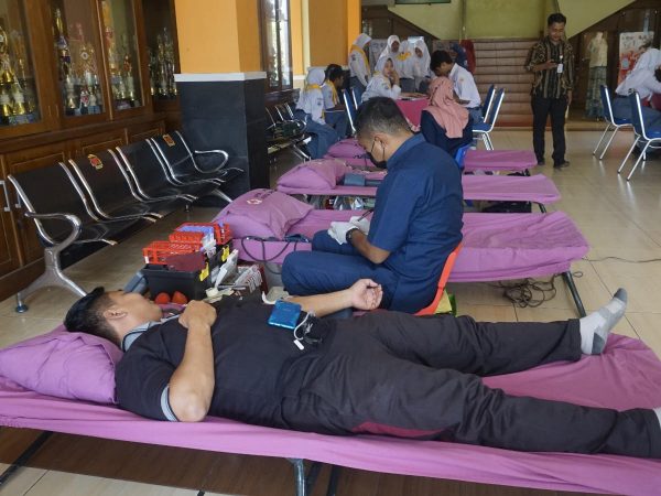 Donor Darah SMAN 12 Semarang: Wujud Peduli dan Kebersamaan untuk Sesama