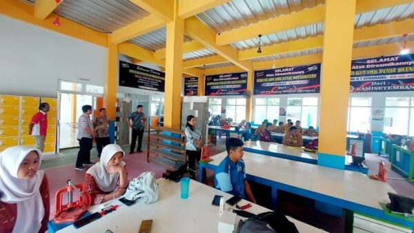 Kepala SMKN 10 Semarang Monitoring LKS SMK Kota Semarang