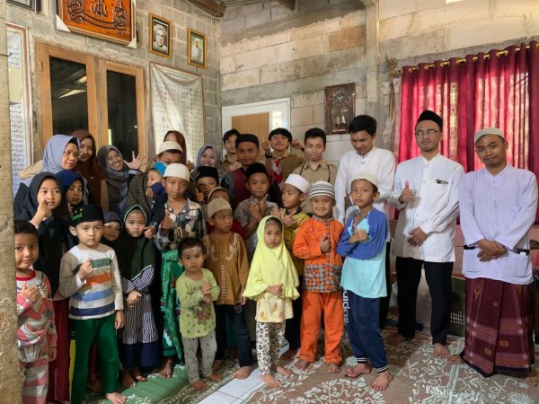 SMAHA Berbagi Kebahagiaan di Panti  Asuhan Al-Ma’Hadul Qorona Al-Islami