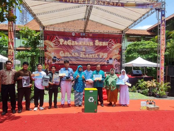 Peringati HUT ke-37, SMAN 14 Semarang Mengadakan Pagelaran Seni & Gelar Karya P5