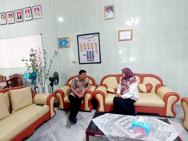 Anjangsana Kepala SMKN 10 Semarang ke SMP Sekitar Sekolah