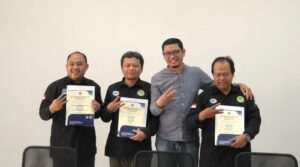 Guru SMKN 10 Raih Penghargaan di Pelatihan International Institute Welding