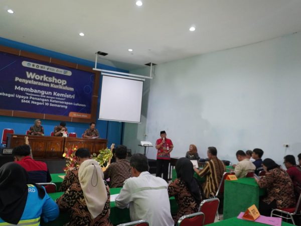 SMKN 10 Semarang Gelar Workshop Kemistri untuk Tingkatkan Keterserapan Lulusan di Industri