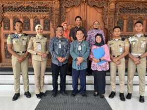 Praja IPDN Kunjungi SMKN 10 Semarang Laksanakan Bhakti Karya Praja