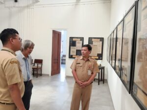 Kepala SMKN 10 Semarang Menghadiri Pameran Pers Dalam Lorong Waktu dan Penyelamatan Arsip