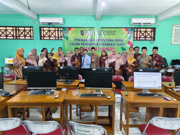 SMP Negeri 3 Mranggen Tingkatkan Mutu Pendidikan Melalui Workshop Peningkatan Kompetensi Guru Bersama SMKN 10 Semarang