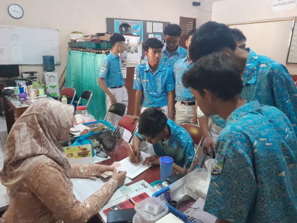 Merdeka Kantin Program SMAN 14 Semarang untuk Penanganan Kondisi Siswa