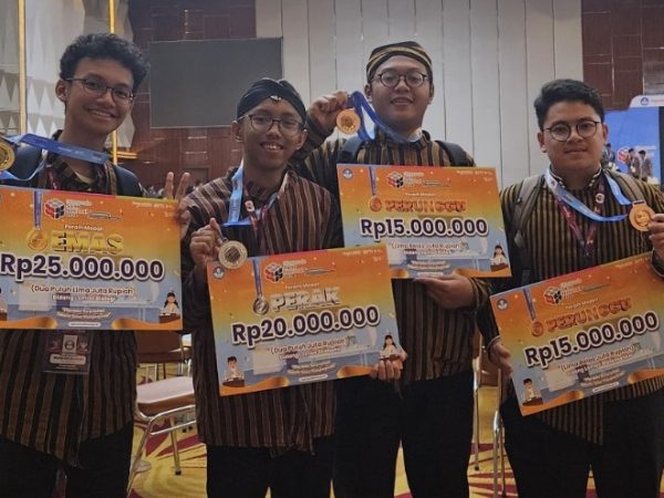 Spectacular! Raih Medali Emas, Perak dan Perunggu  OSN 2024, SMAN 3 Semarang Panen Juara
