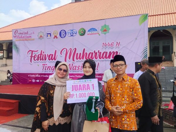 Nafisa, Siswa SMAN 3 Semarang, Raih Juara 1 Lomba Puisi Islami Nasional
