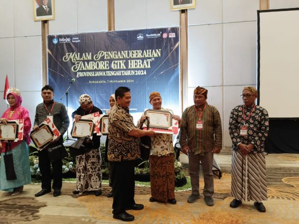 SMKN 10 Semarang Kian Gemilang Menjadi Juara 3 Jambore GTK Hebat 2024