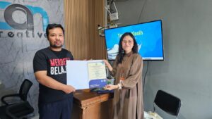 Guru SMKN 10 Semarang Sabet Juara 1 Pelatihan Pemrograman Web BBPPMPV BMTI