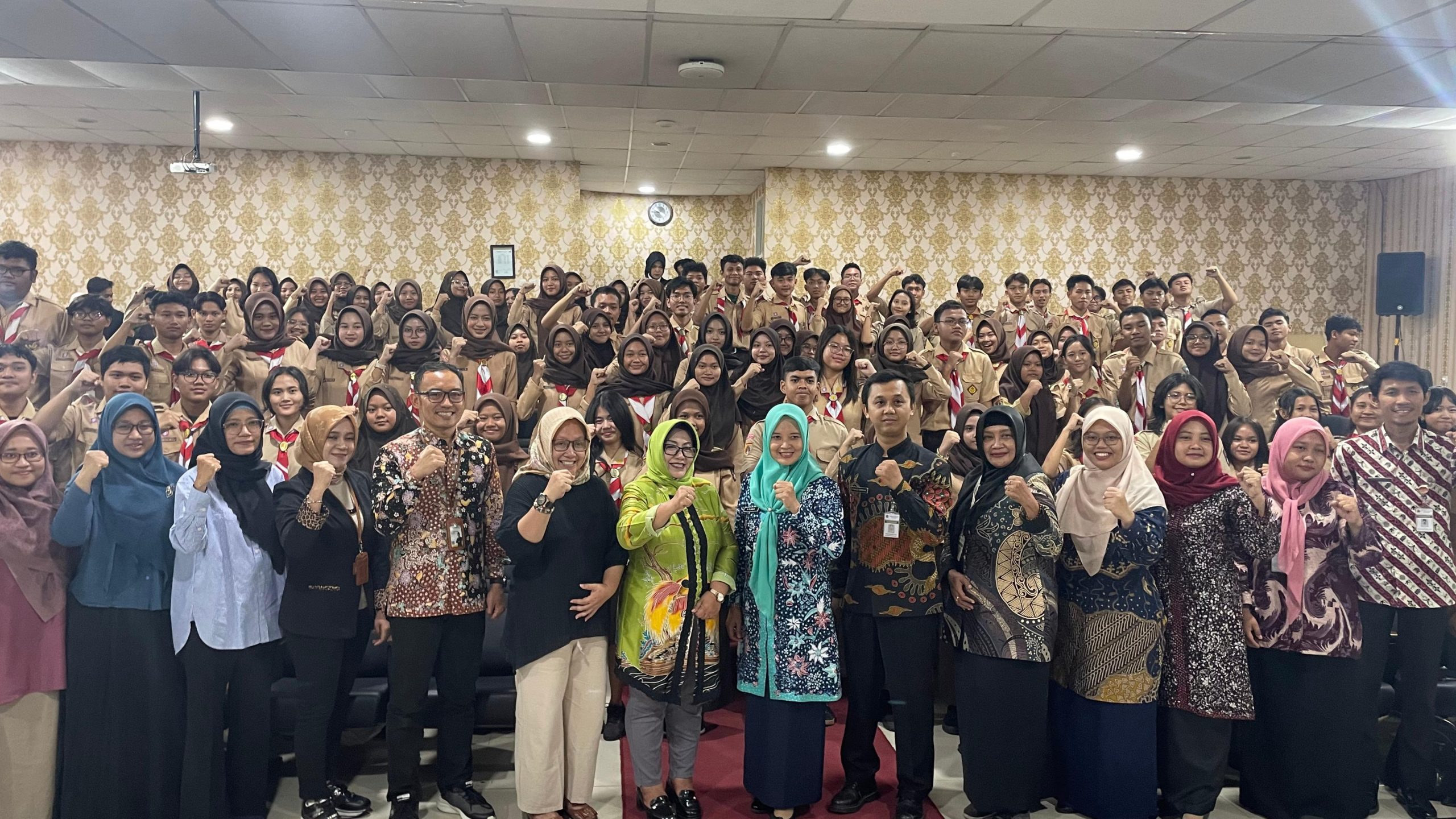 Exploring University: SMA N 7 Semarang Jalin Kerjasama dengan Fakultas Hukum Unnes Exploring University: SMA N 7 Semarang Jalin Kerjasama dengan Fakultas Hukum Unnes