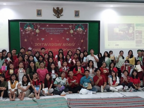 Berkonsep Gen-Z, Siswa Kristen Katolik SMKN 2 Semarang Adakan Perayaan Natal*