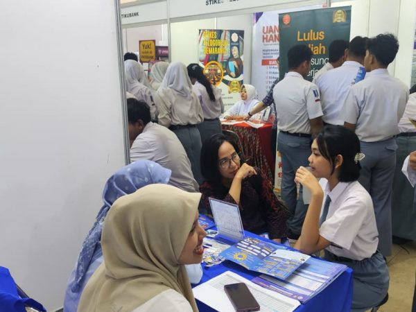 Expo Campus SMA N 5 Semarang
