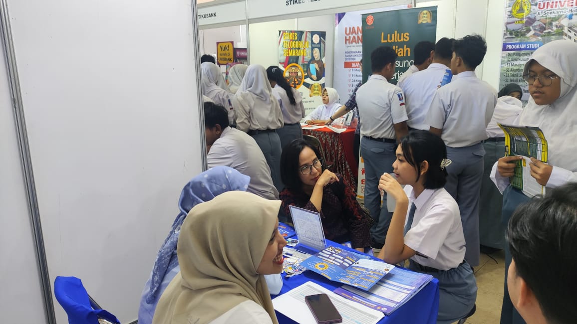 Expo Campus SMA N 5 Semarang Expo Campus SMA N 5 Semarang
