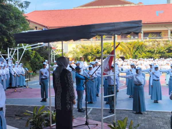 Pergantian Kepengurusam OSIS/MPK   SMA N 5 Semarang