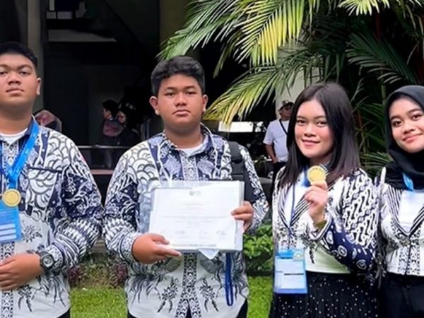 Siswa SMAN 3 Semarang Raih Medali Emas di Ajang GYIIF 2025