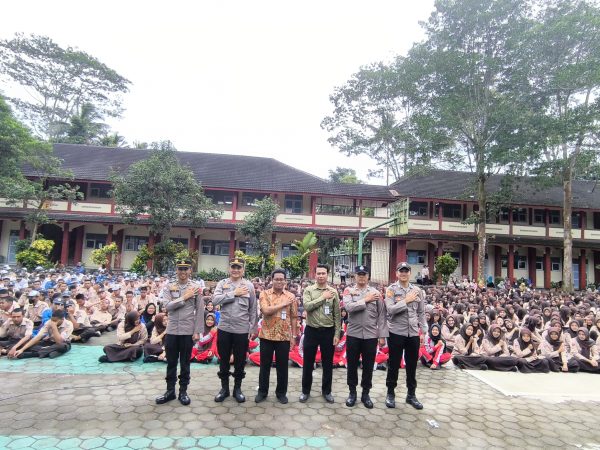 Polsek Tengaran Goes to SMKN Tengaran