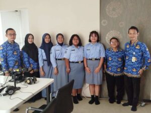 Paduan Suara SMKN 10 Semarang Rekam Mars Sekolah di BPTIK Dikbud Jawa Tengah