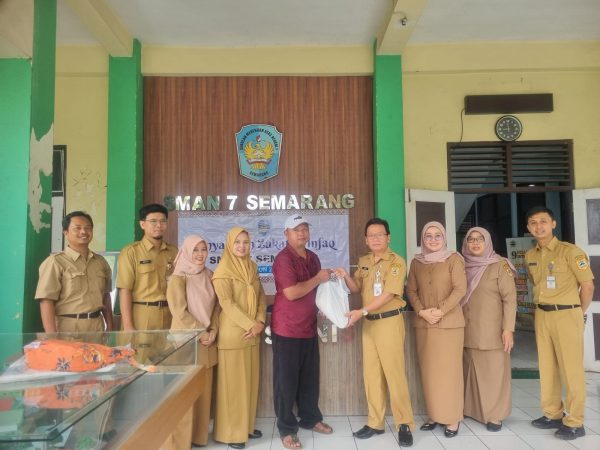 Tumbuhkan Kepedulian Terhadap Sesama, SMAN 7 Semarang Salurkanan Zakat dan Infaq